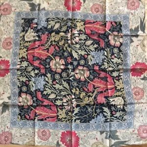 Gorgeous silk scarf, nwt